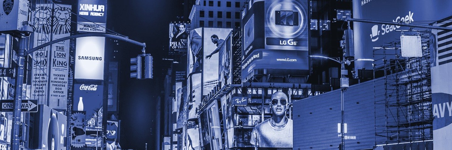Écrans publicitaires de Times Square, New York, la nuit